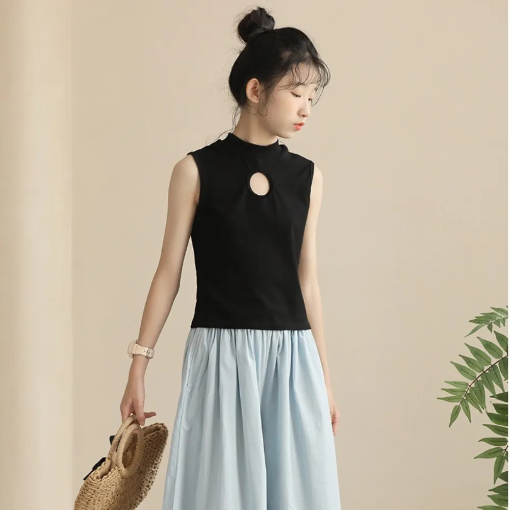 日系 圆圈镂空T恤/ 天蓝色裙裤 Slim-Fit Top/ Culottes in Sky Blue