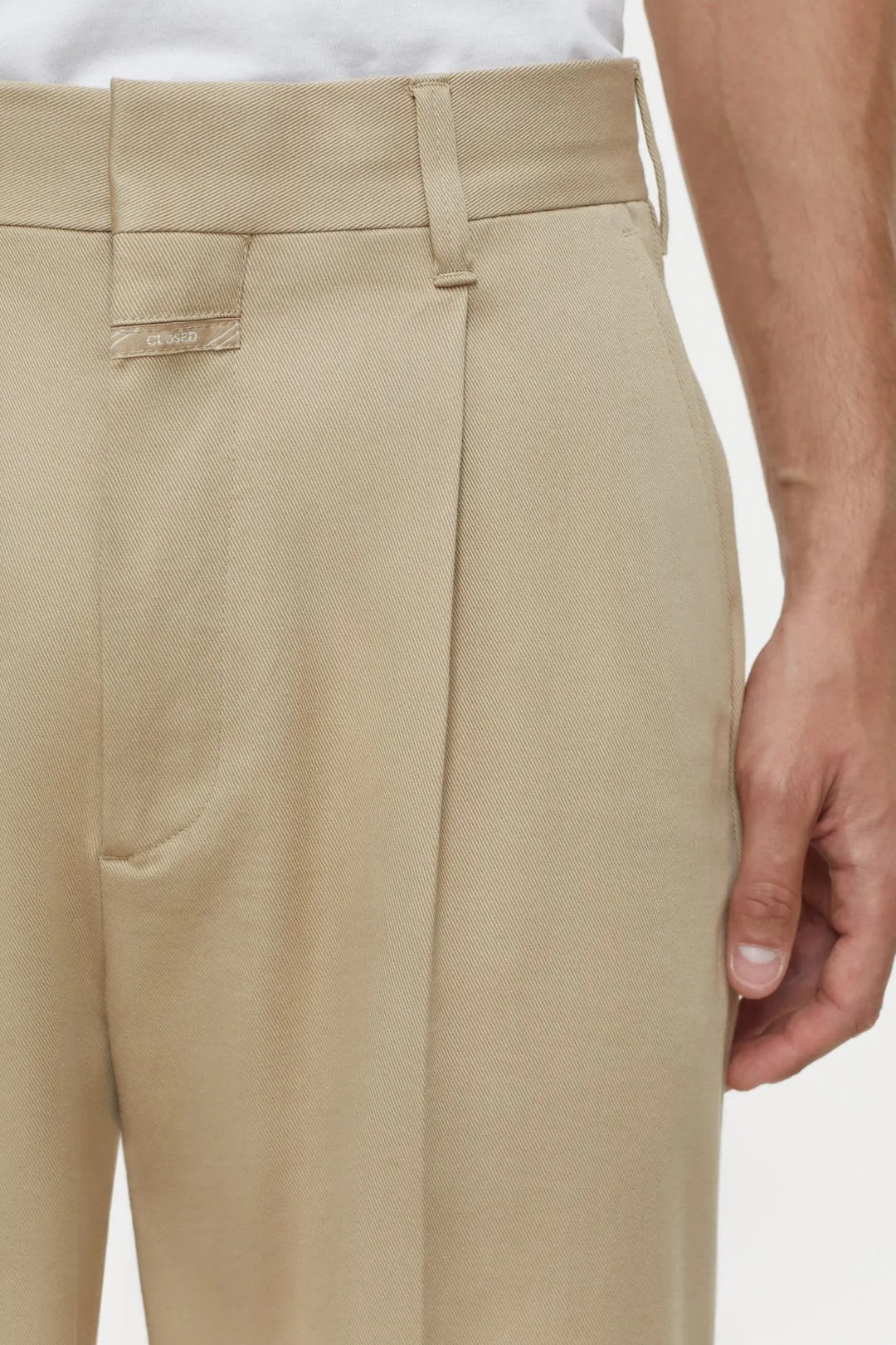 CLOSED MENS PANTS BLOMBERG WIDE- URBAN BEIGE