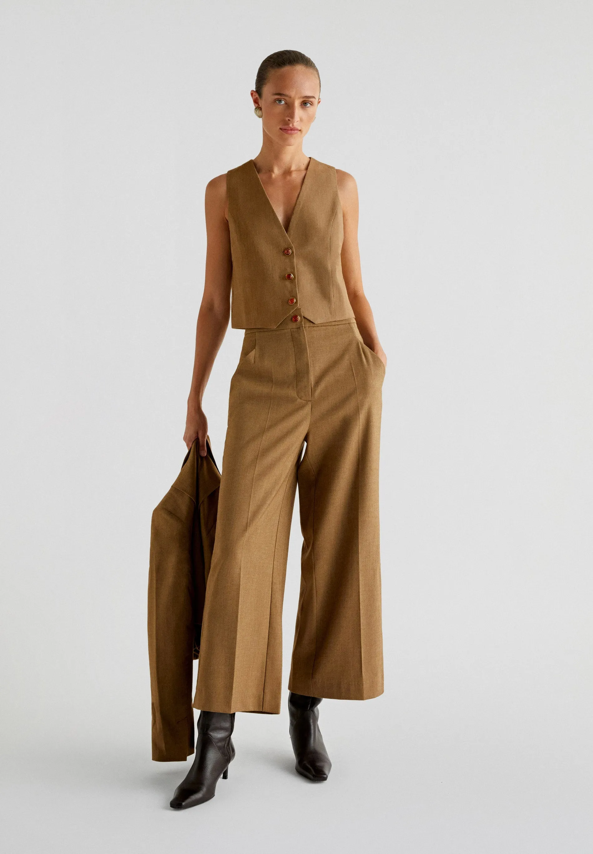 CULOTTES WITH DARTS