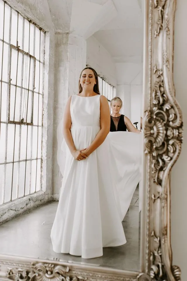 Sexy Back Ivory Satin Wedding Dress with Pocket