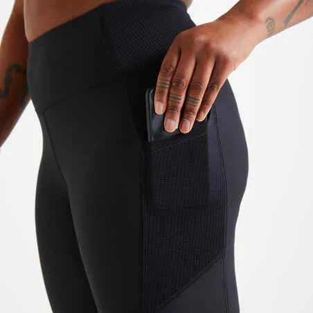 Short fitness leggings with phone pocket