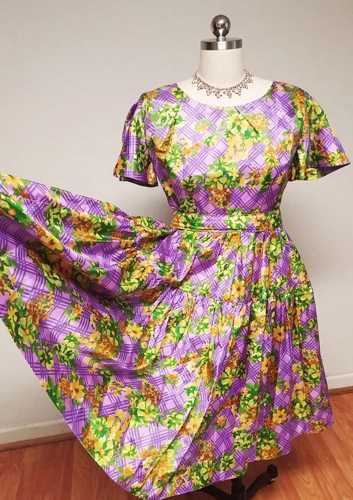 *VINTAGE '50s PURPLE & GREEN LATTICE SATINY METAL ZIPPER DRESS