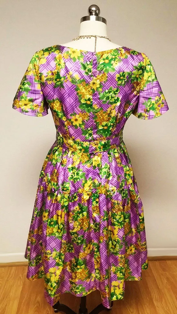 *VINTAGE '50s PURPLE & GREEN LATTICE SATINY METAL ZIPPER DRESS